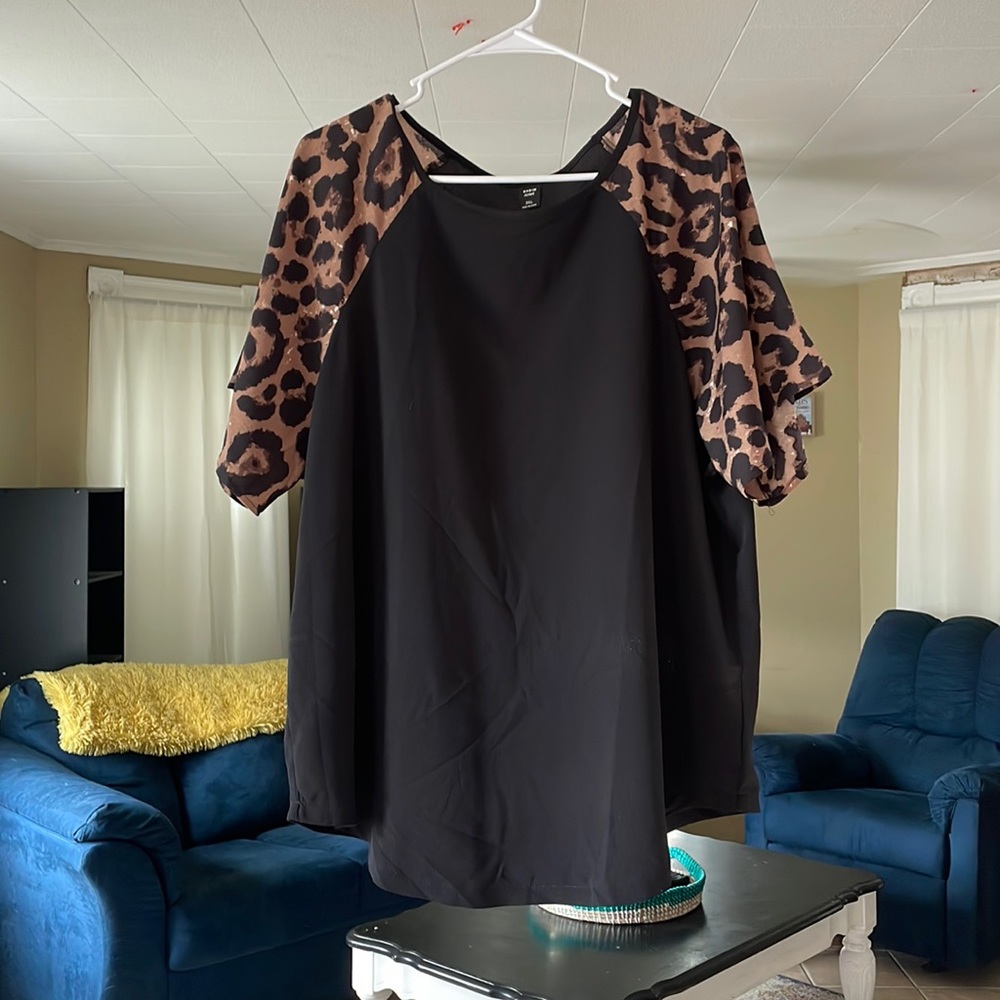 Black and leopard top